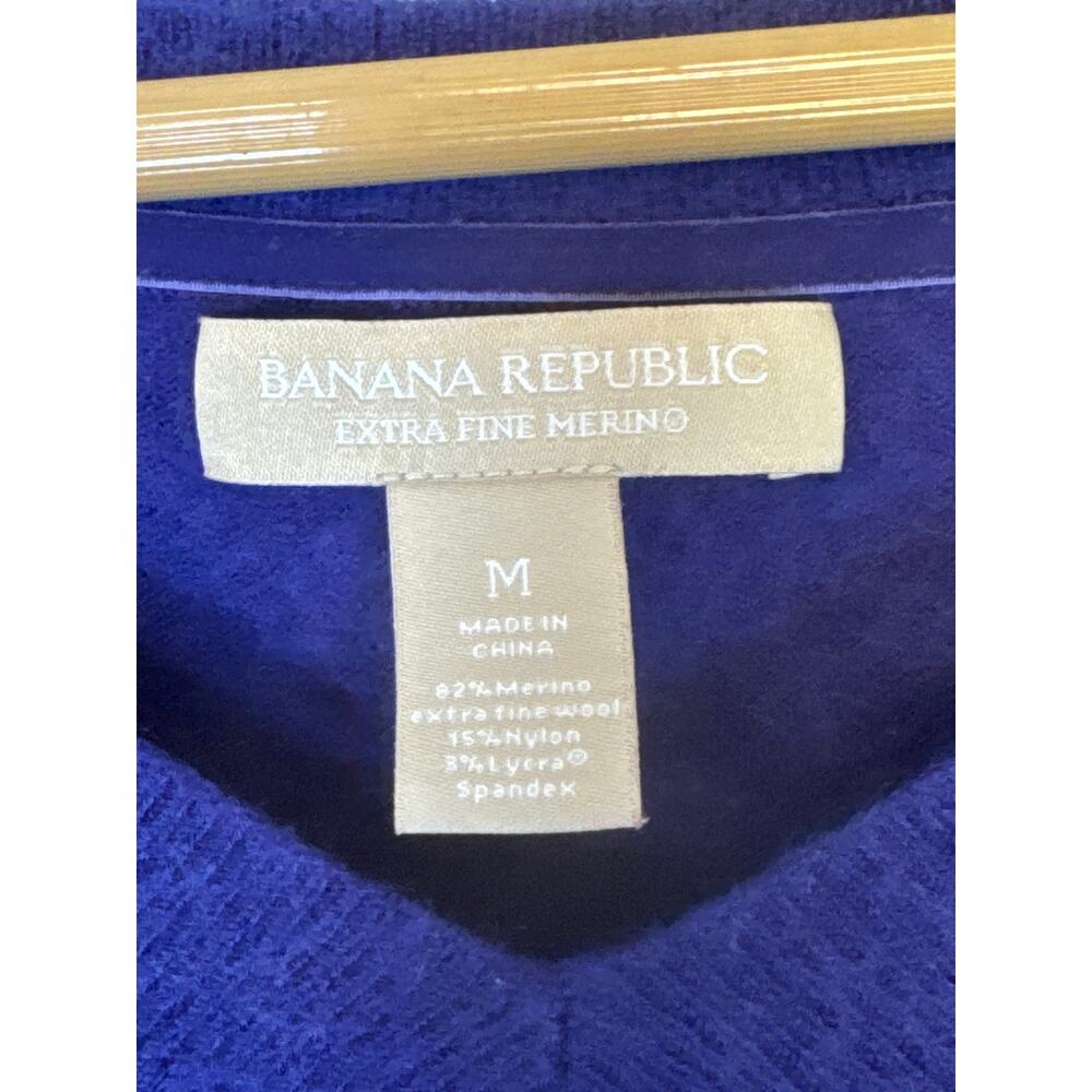 Banana Republic Womens Merino Wool Sweater Purple Blue Size Medium V Neck Preppy - Picture 4 of 6